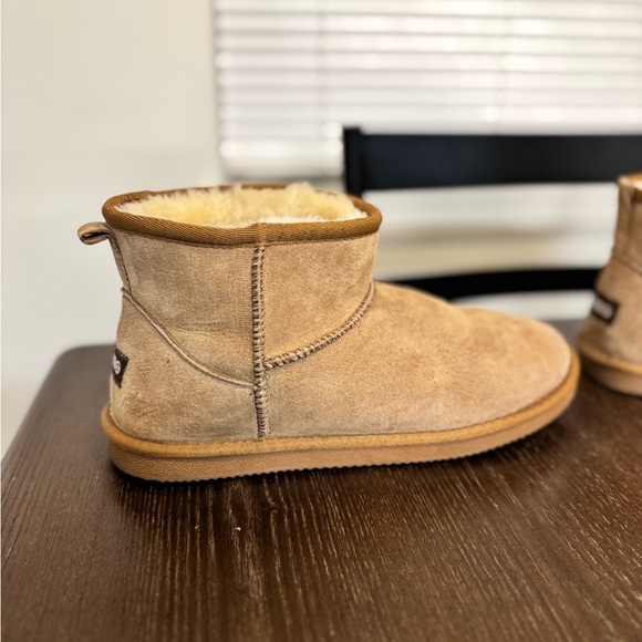 Lamo 4” Classic Boot Size 10 Women’s Pull on Boot Used/Slightly Worn See Pics - Picture 6 of 12